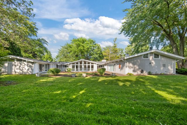 1161 Winwood Drive, Lake Forest, IL 60045