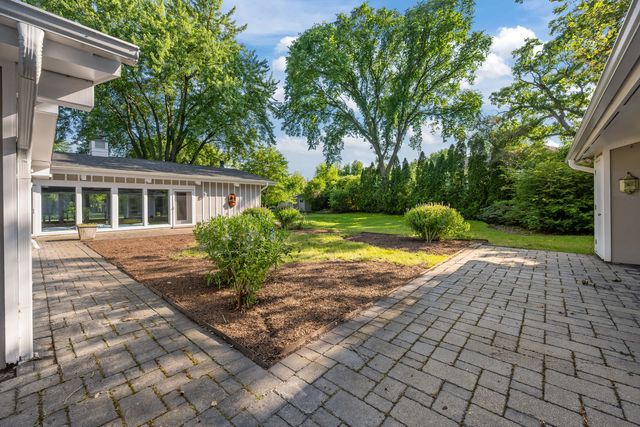 1161 Winwood Drive, Lake Forest, IL 60045