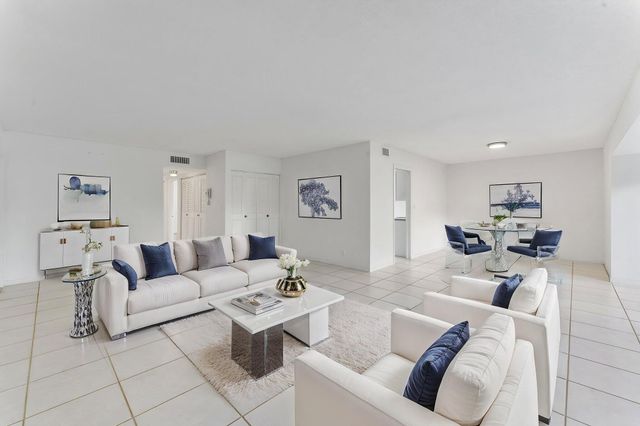 6612 Burning Wood Drive 170, Boca Raton, FL 33433