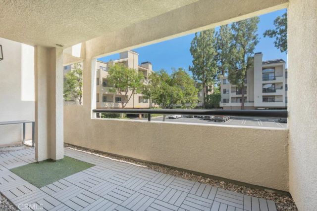 5550 Owensmouth 104, Woodland Hills, CA 91367