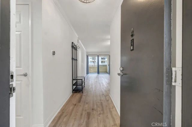 5550 Owensmouth 104, Woodland Hills, CA 91367
