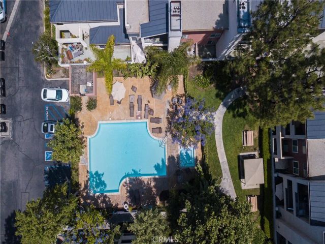 5550 Owensmouth 104, Woodland Hills, CA 91367