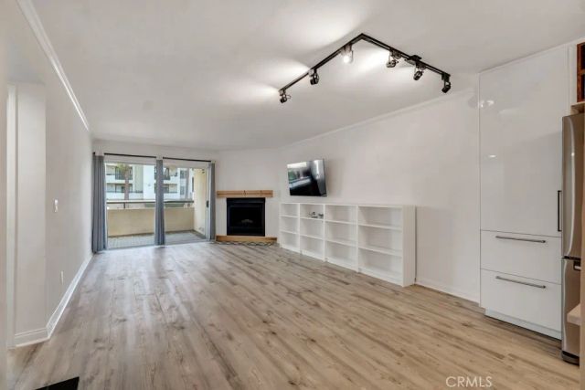 5550 Owensmouth 104, Woodland Hills, CA 91367