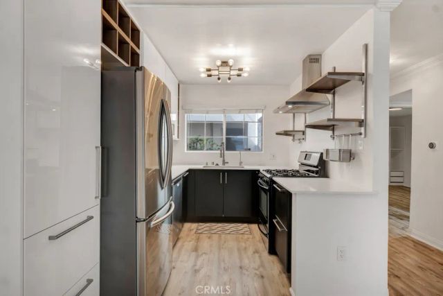5550 Owensmouth 104, Woodland Hills, CA 91367