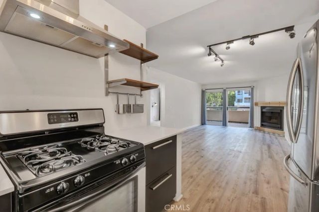 5550 Owensmouth 104, Woodland Hills, CA 91367