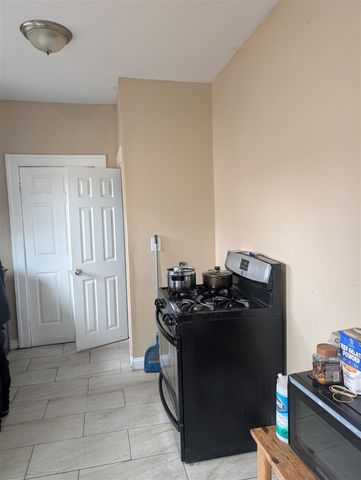 1203 W Mcnichols Road, Highland Park, MI 48203