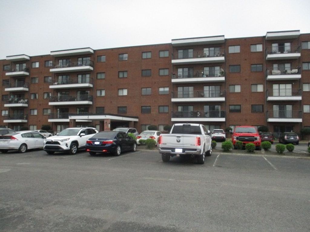 200 Sanders Ferry Rd Apt 2301, Hendersonville, TN 37075