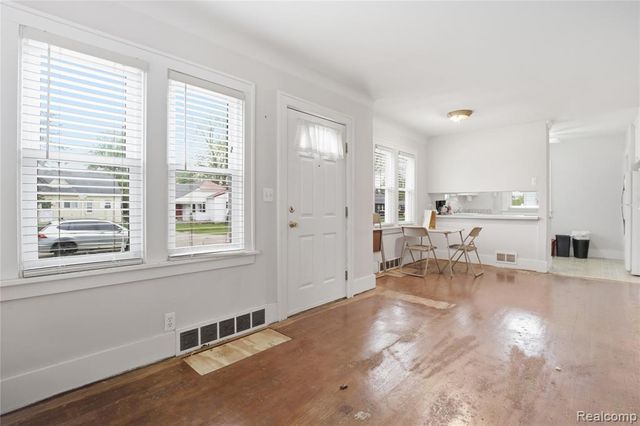3317 Cheyenne Avenue, Burton, MI 48529