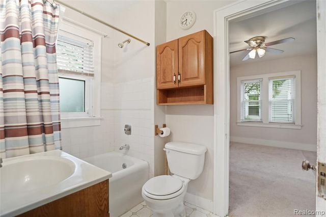 3317 Cheyenne Avenue, Burton, MI 48529