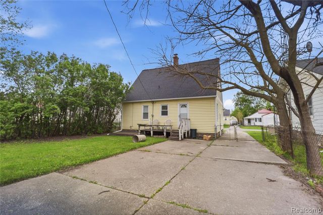 3317 Cheyenne Avenue, Burton, MI 48529