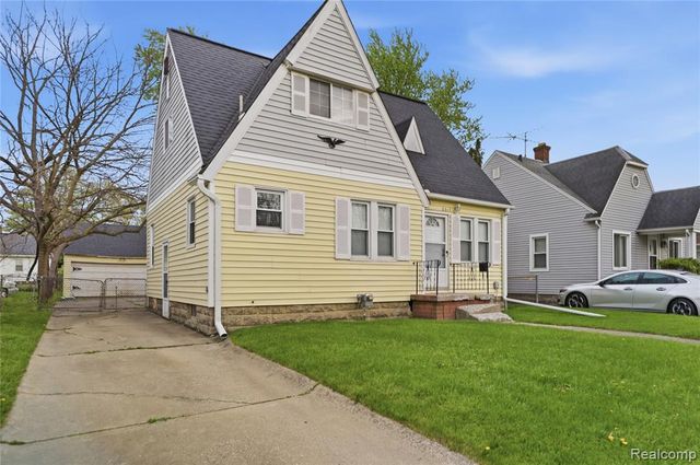 3317 Cheyenne Avenue, Burton, MI 48529