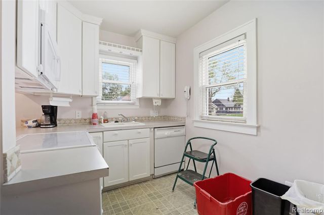 3317 Cheyenne Avenue, Burton, MI 48529