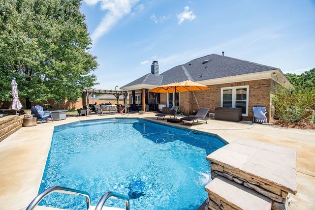 110 Buckhead Drive, Smiths Station, AL 36877