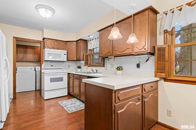 41 Belhaven Drive, Springfield, IL 62704