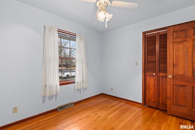 41 Belhaven Drive, Springfield, IL 62704