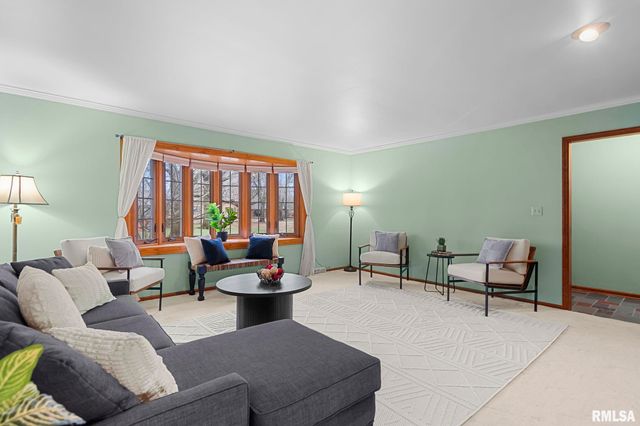 41 Belhaven Drive, Springfield, IL 62704