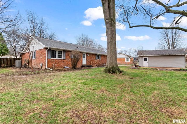 41 Belhaven Drive, Springfield, IL 62704