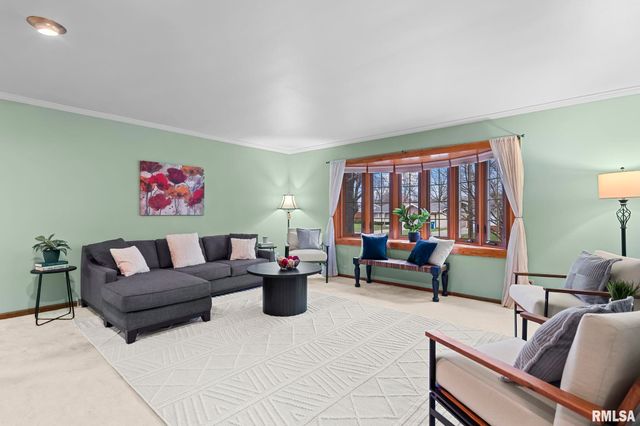 41 Belhaven Drive, Springfield, IL 62704