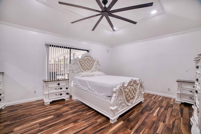 2520 Meadowrest Way, Madera, CA 93637