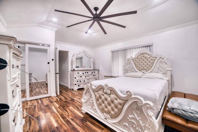 2520 Meadowrest Way, Madera, CA 93637