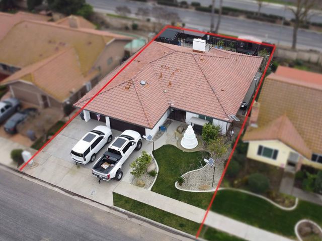 2520 Meadowrest Way, Madera, CA 93637