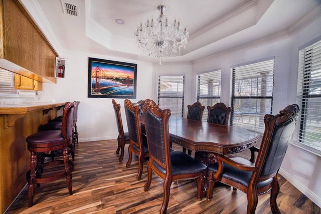 2520 Meadowrest Way, Madera, CA 93637