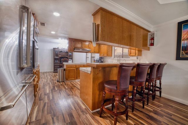 2520 Meadowrest Way, Madera, CA 93637