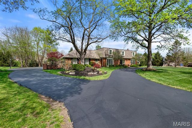12225 Carberry Place, Town And Country, MO 63131