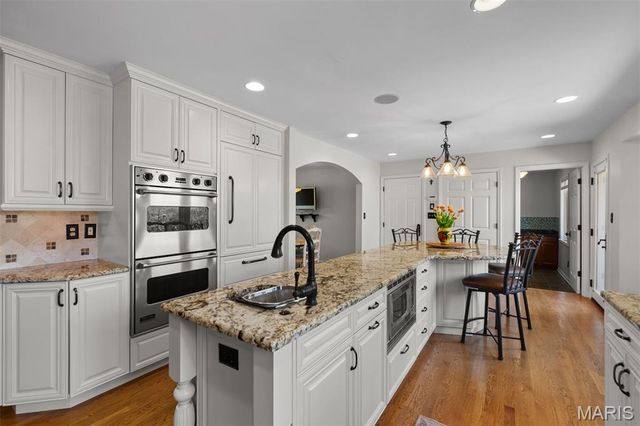 12225 Carberry Place, Town And Country, MO 63131