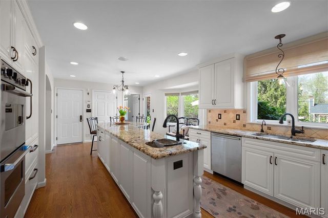 12225 Carberry Place, Town And Country, MO 63131