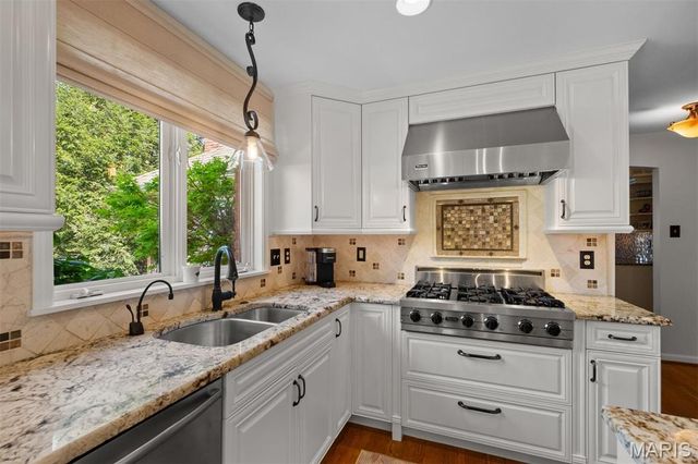 12225 Carberry Place, Town And Country, MO 63131
