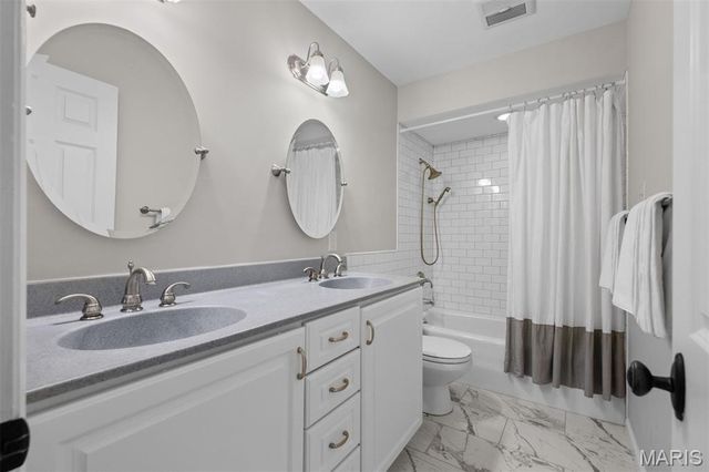 12225 Carberry Place, Town And Country, MO 63131