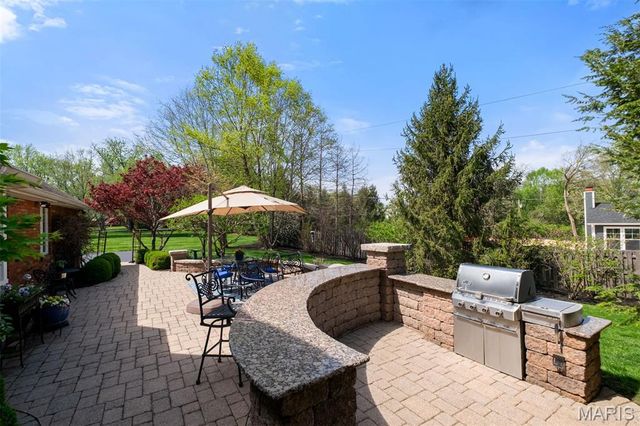 12225 Carberry Place, Town And Country, MO 63131