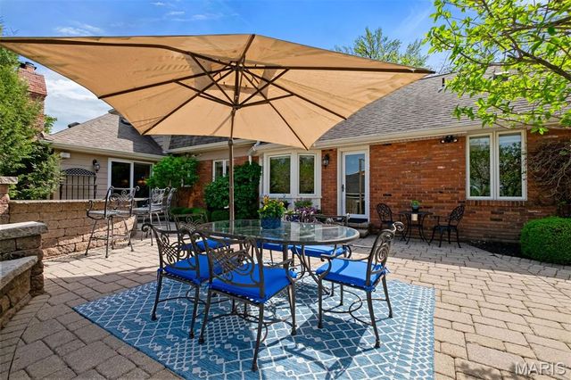 12225 Carberry Place, Town And Country, MO 63131
