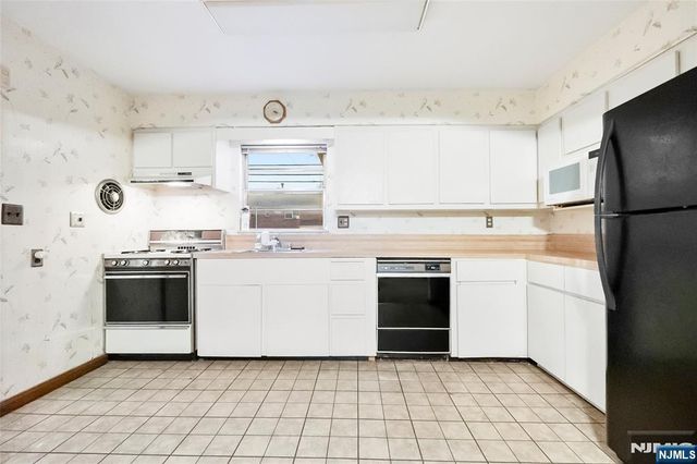 1225 Inwood Terrace, Fort Lee, NJ 07024