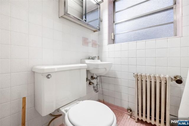 1225 Inwood Terrace, Fort Lee, NJ 07024