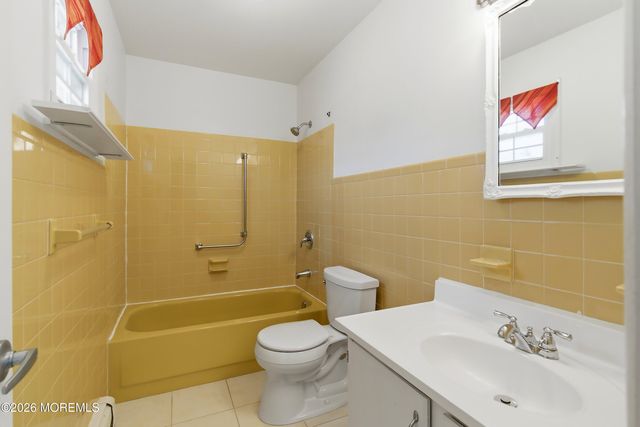 246 N Barbados Drive N, Toms River, NJ 08757