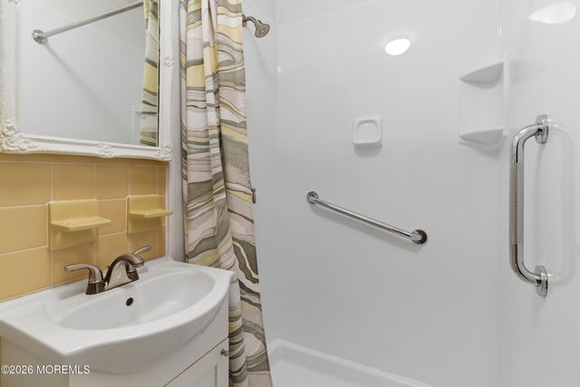 246 N Barbados Drive N, Toms River, NJ 08757