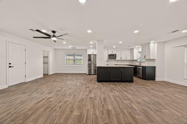 3301 Park Meadows Avenue, Deer Park, TX 77536