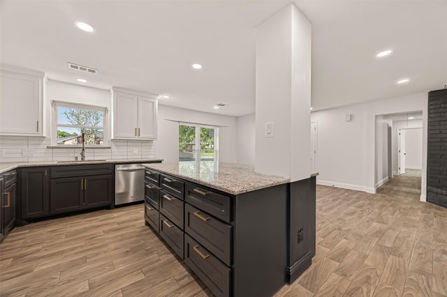 3301 Park Meadows Avenue, Deer Park, TX 77536