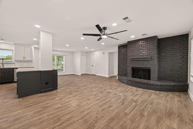 3301 Park Meadows Avenue, Deer Park, TX 77536