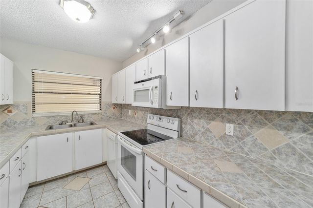 3401 E FORT KING STREET 202, Ocala, FL 34470