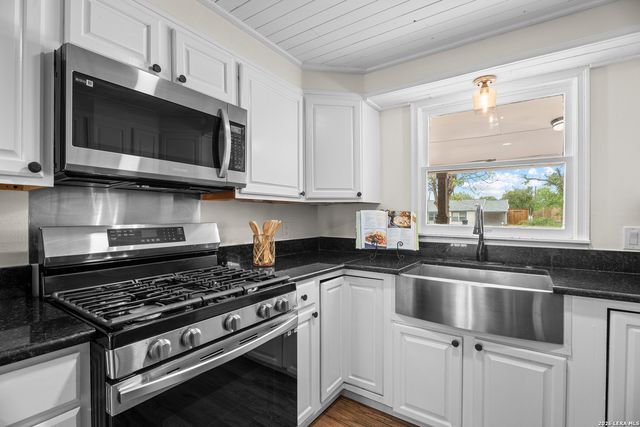 1153 GARRATY RD, Terrell Hills, TX 78209