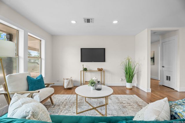 1153 GARRATY RD, Terrell Hills, TX 78209