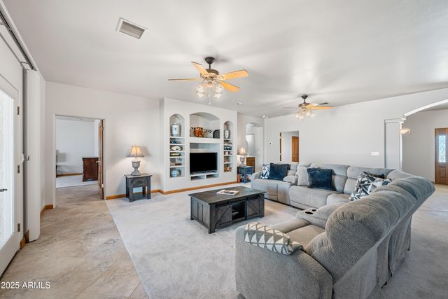 21280 W VISTA ROYALE Drive, Wickenburg, AZ 85390