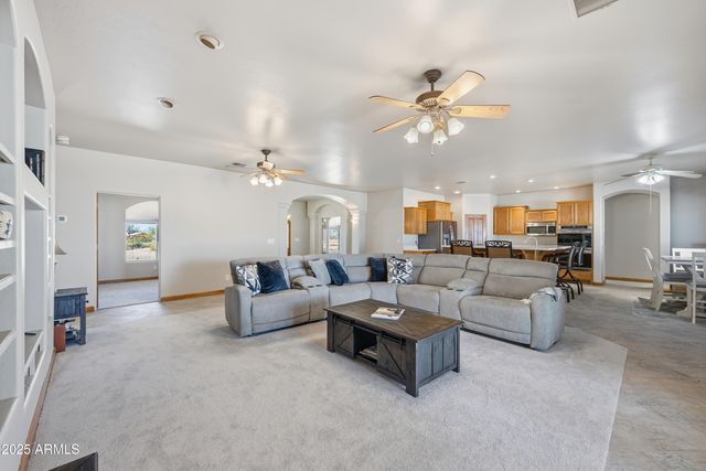 21280 W VISTA ROYALE Drive, Wickenburg, AZ 85390