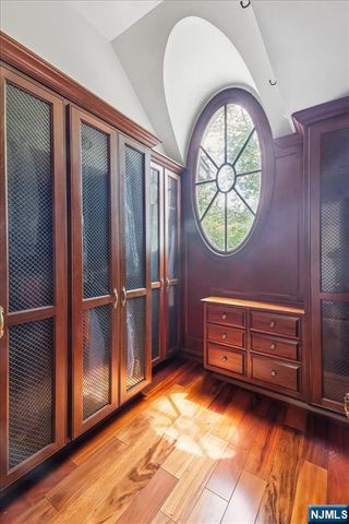 47 Fox Hedge Road, Saddle River, NJ 07458