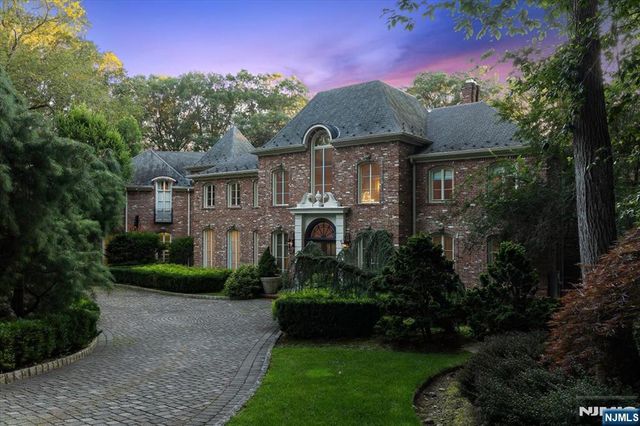 47 Fox Hedge Road, Saddle River, NJ 07458