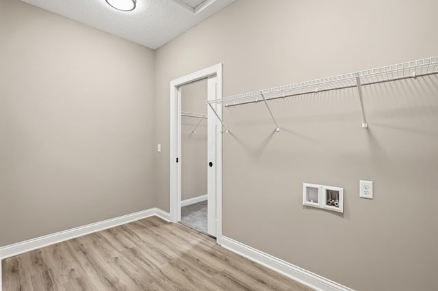 17936 Gresford Lane, Lakeville, MN 55044