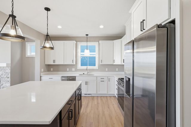 17936 Gresford Lane, Lakeville, MN 55044